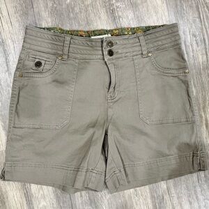 Dakota Blue Mid Rise Army Green Shorts